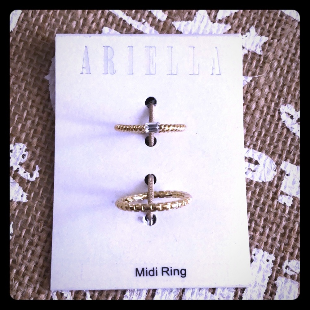 NWT Set of 2 Ariella Midi Rings